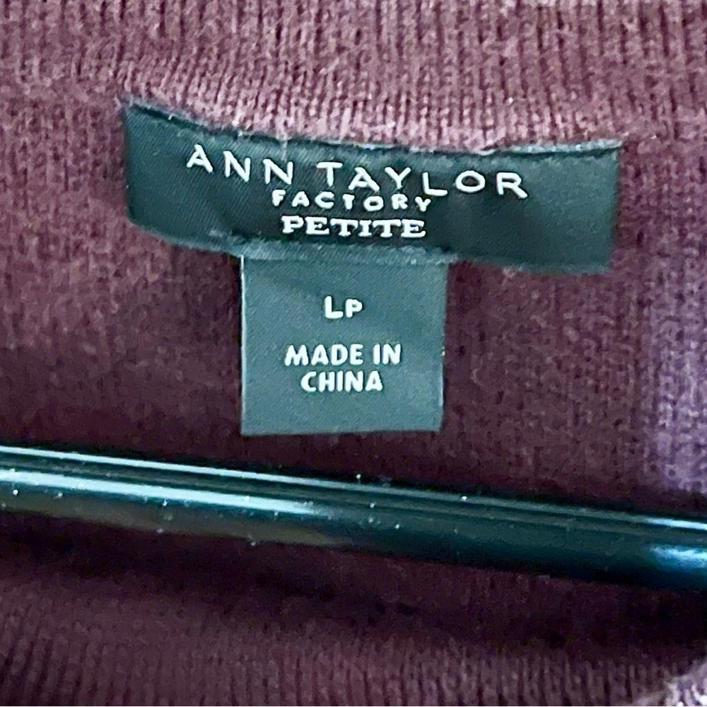 ANN TAYLOR FACTORY Women's LP Short Sleeve Cotton Top Shirt - Picture 3 of 3